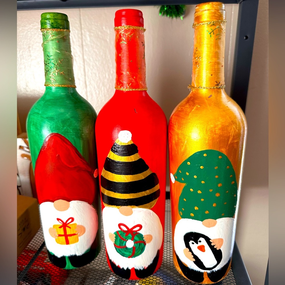 Hand-painted Christmas wine bottles 3 wise Knome”is